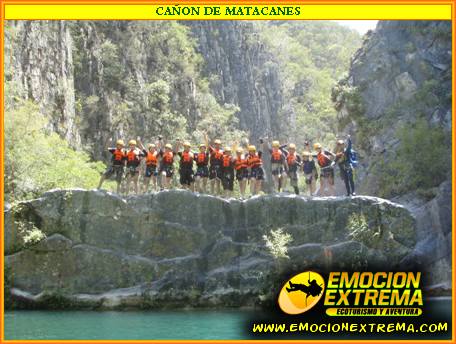 CAÑON DE MATACANES TE ESPERAN 2 RAPELES EN CASCADAS, MULTIPLES SALTOS AL AGUA, TOBOGANES NATURALES Y HASTA RIOS SUBTERRANEOS QUE TENDRAS QUE CRUZAR, VIVE ESTA VENTURA.